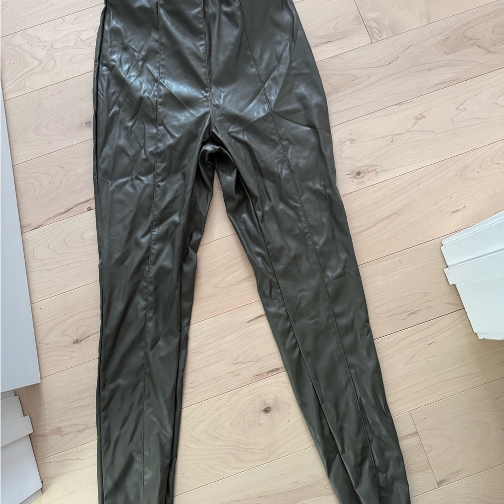 H&M Green kaki Skinny Pants with Tapered Design